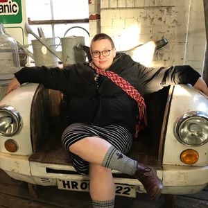 Meet your Posher, Liz